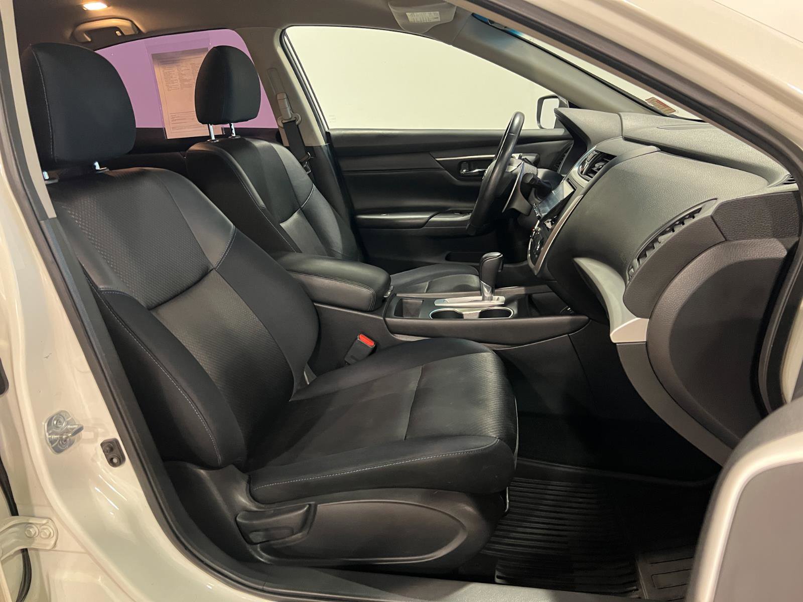 Used 2017 Nissan Altima 2.5 SR w/ LED Appearance Package image 35