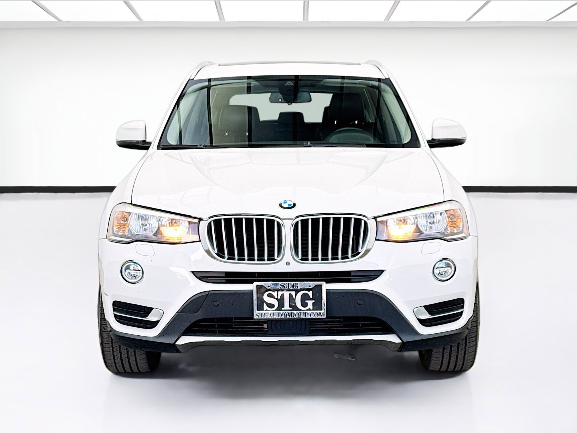 Used 2016 BMW X3 xDrive28d image 2