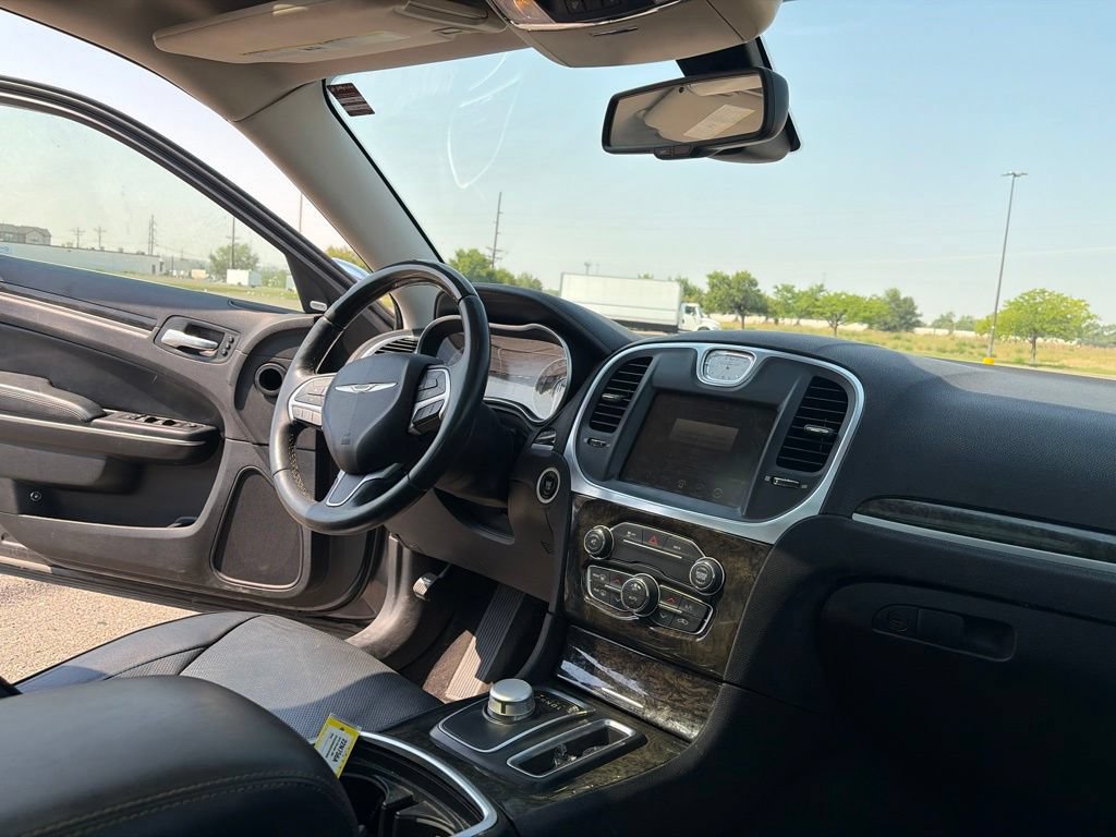 Used 2015 Chrysler 300 C AWD/4WD image 23