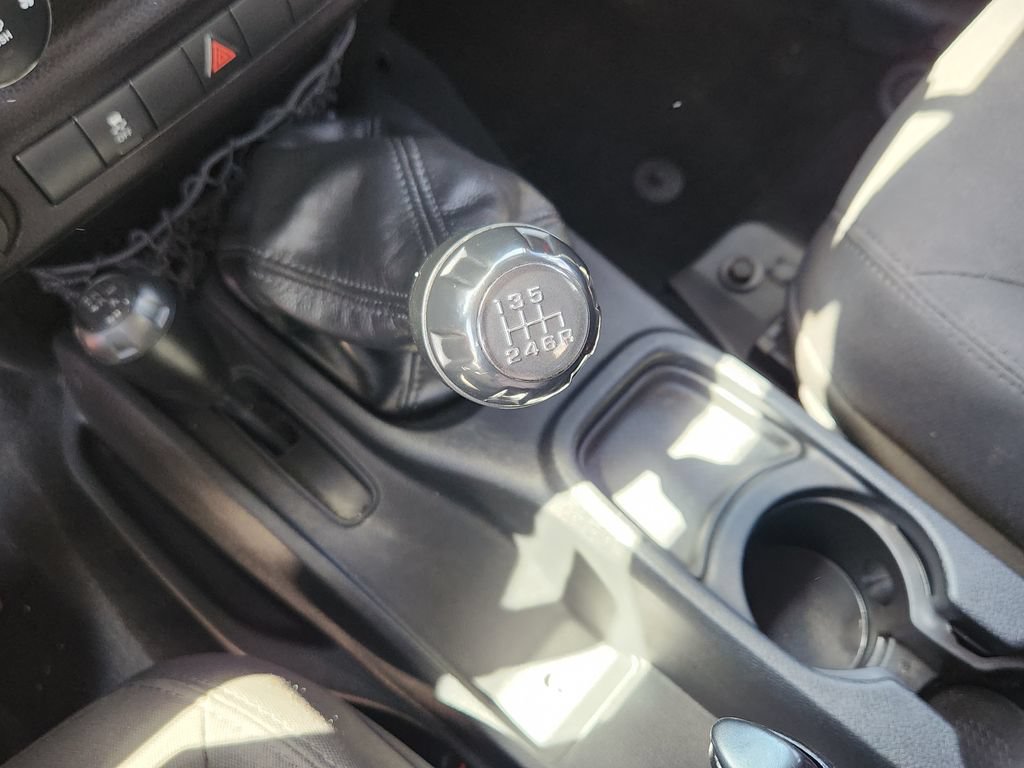 Used 2015 Jeep Wrangler Unlimited Sport AWD/4WD image 18