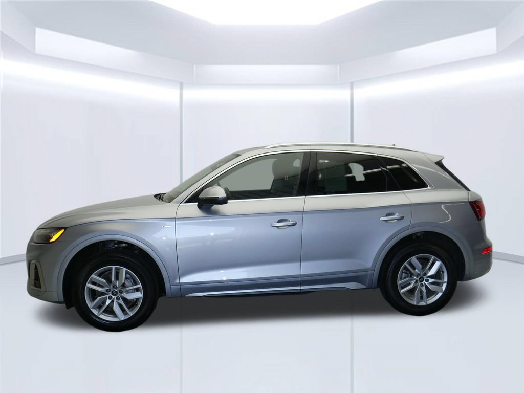 Certified 2023 Audi Q5 2.0T Premium w/ Convenience Package AWD/4WD image 2