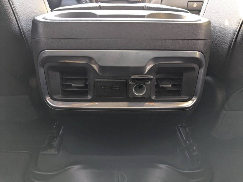 Certified 2022 GMC Sierra 3500 Denali w/ Denali Black Diamond Edition image 32