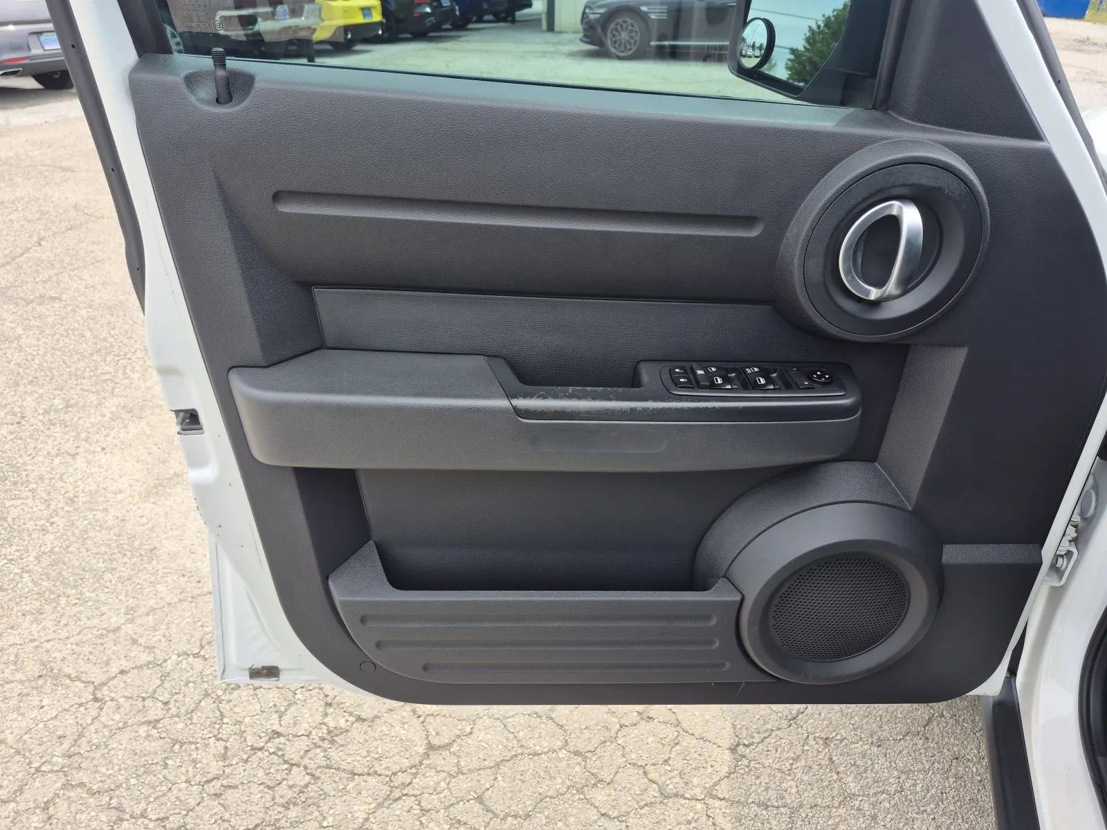 Used 2011 Dodge Nitro Heat RWD image 12