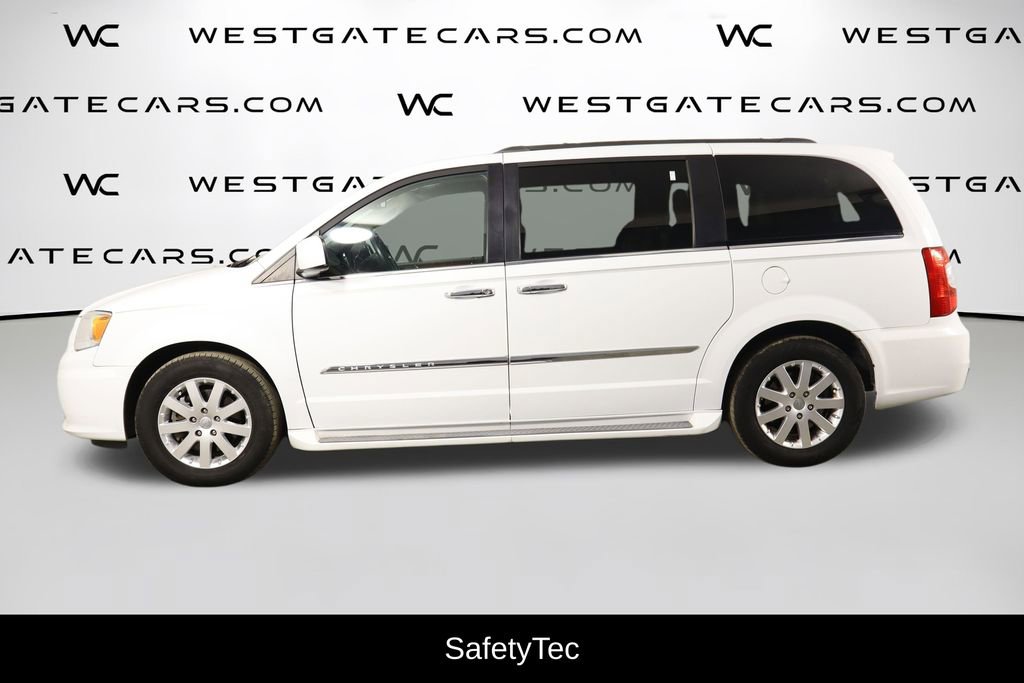 Used 2016 Chrysler Town & Country Touring w/ Driver Convenience Group image 5