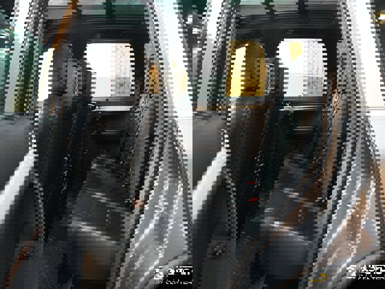 Used 2008 Porsche Cayenne Turbo image 28