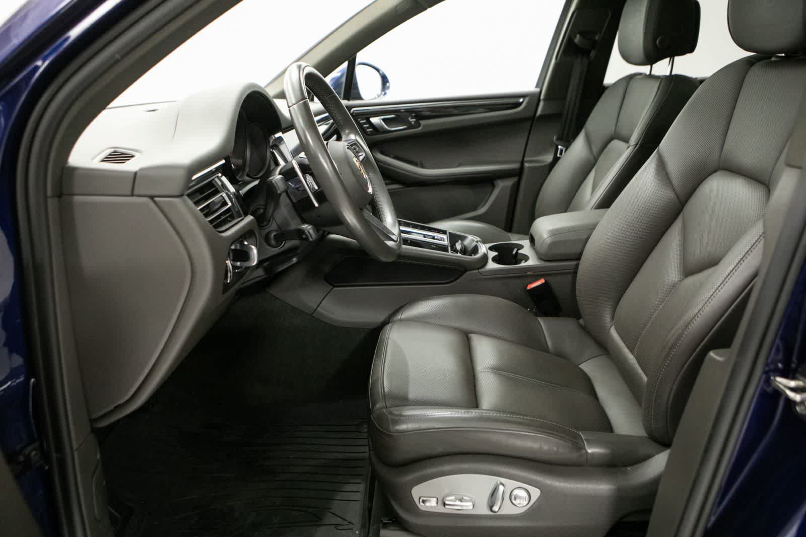 Certified 2023 Porsche Macan AWD/4WD image 22