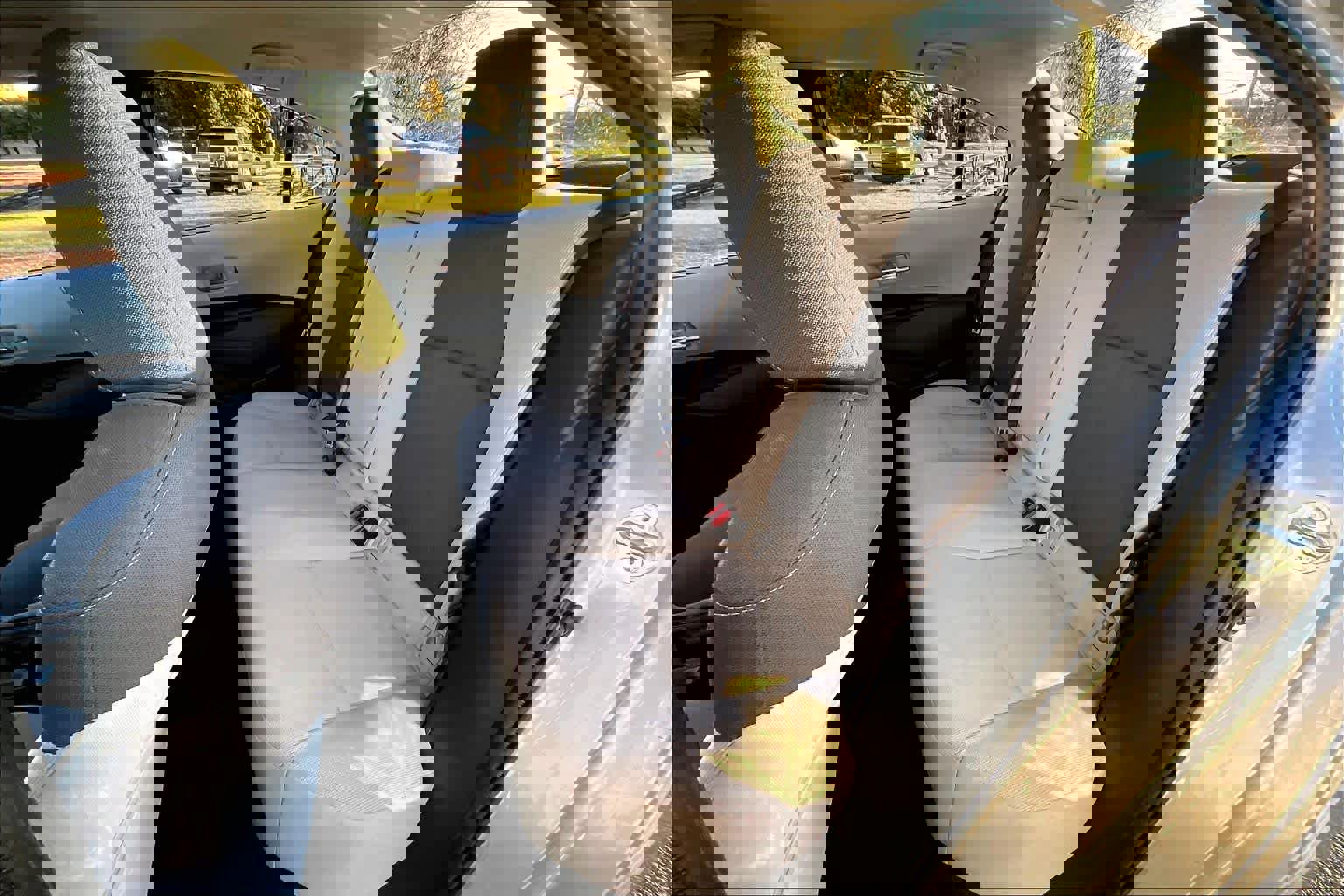 Used 2020 Toyota Corolla LE w/ LE Convenience Package image 18