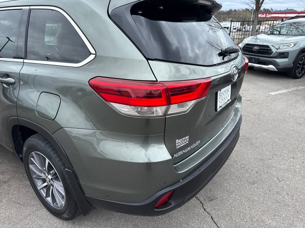 Used 2019 Toyota Highlander XLE image 40