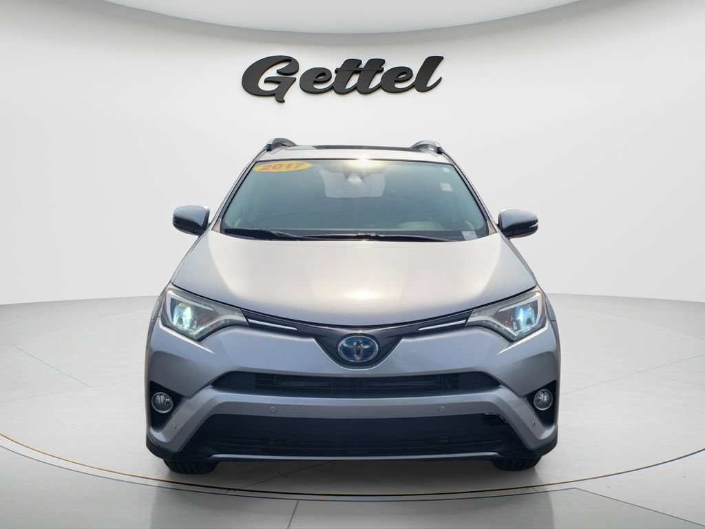 Used 2017 Toyota RAV4 XLE w/ Convenience Package AWD/4WD image 2