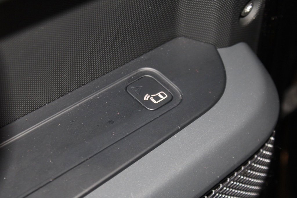 Used 2020 Land Rover Defender 110 X image 40