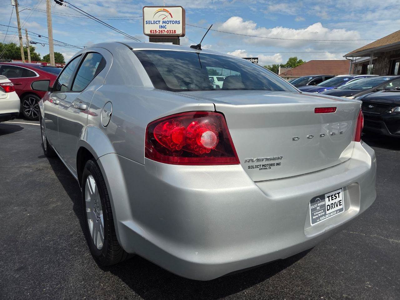 Used 2012 Dodge Avenger SE FWD image 4