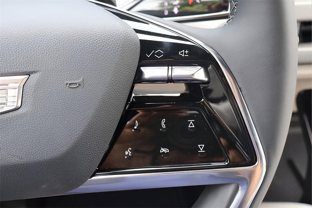 New 2026 Cadillac Vistiq Luxury image 28