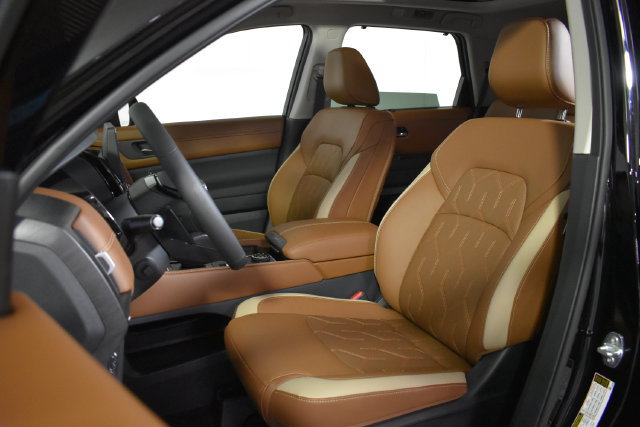 New 2026 Nissan Pathfinder Platinum AWD/4WD image 9