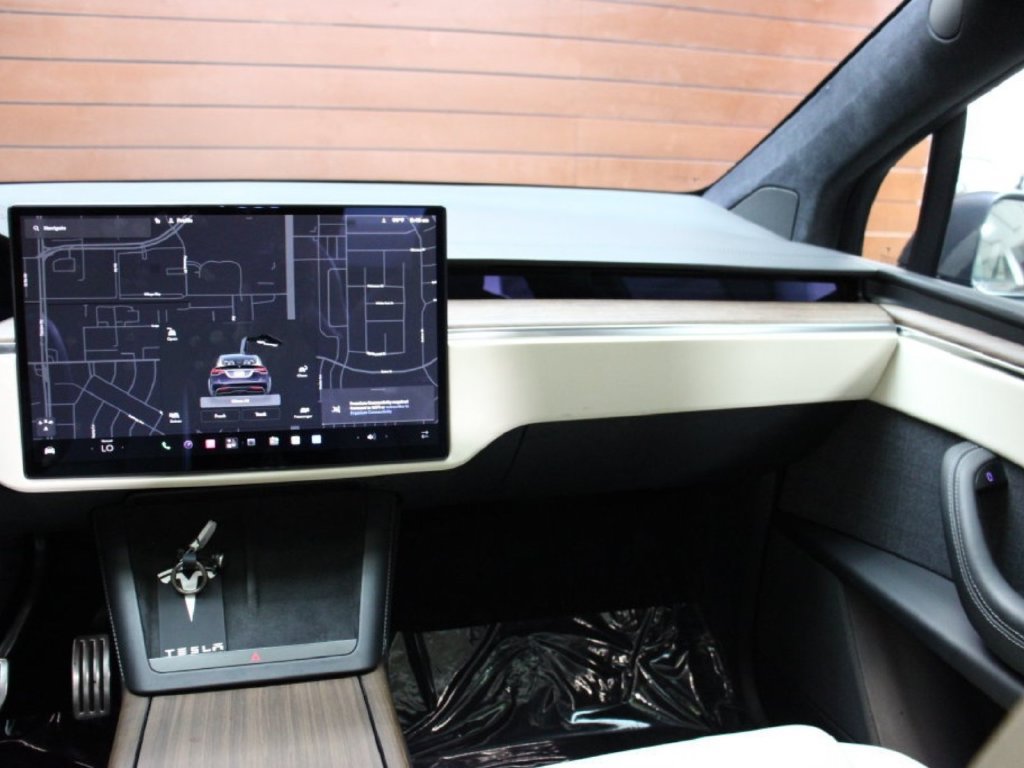 Used 2022 Tesla Model X AWD/4WD image 16