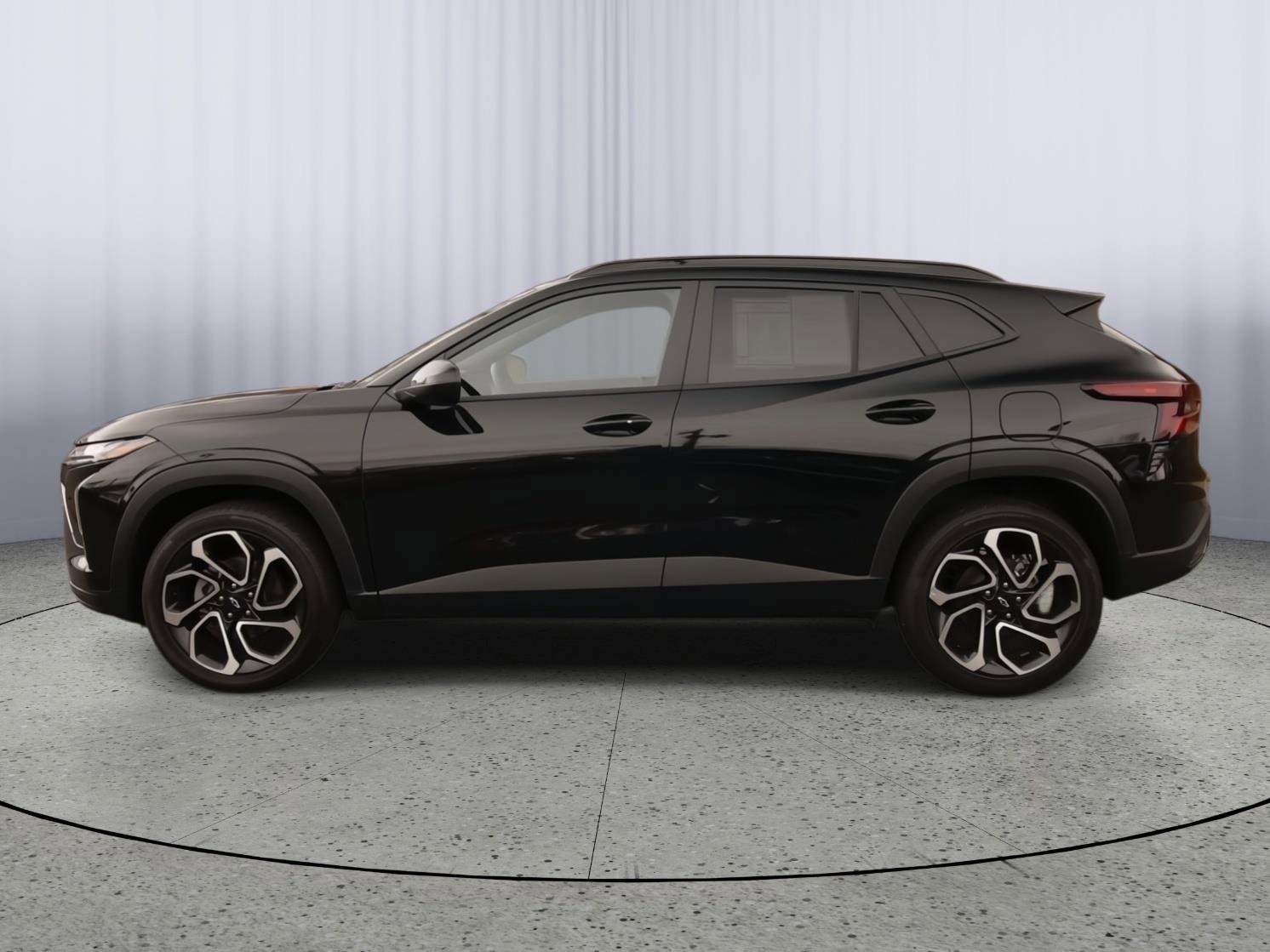 Used 2025 Chevrolet Trax RS w/ Sunroof Package image 18