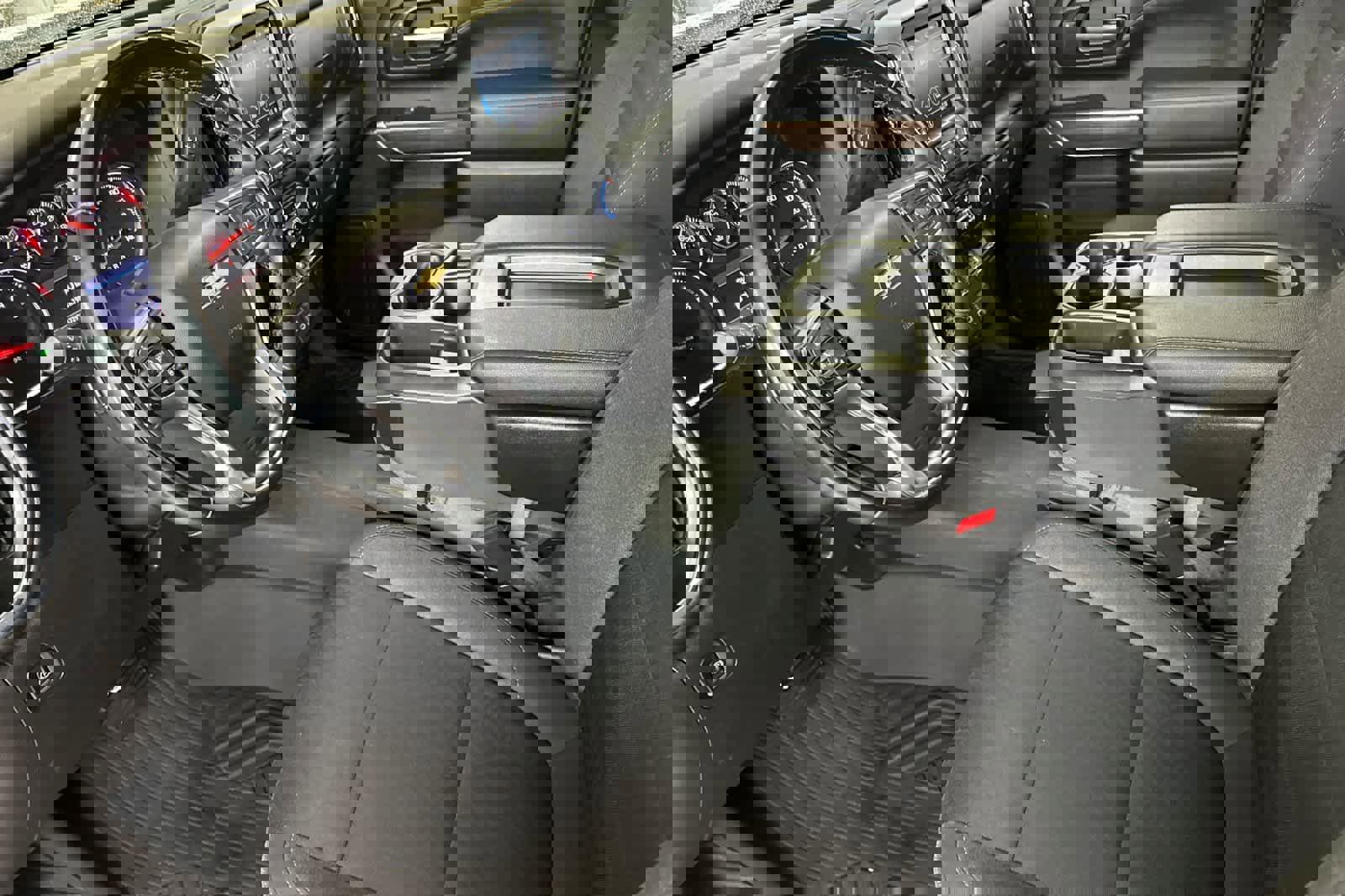 Used 2023 Chevrolet Silverado 2500 LT w/ Convenience Package image 11