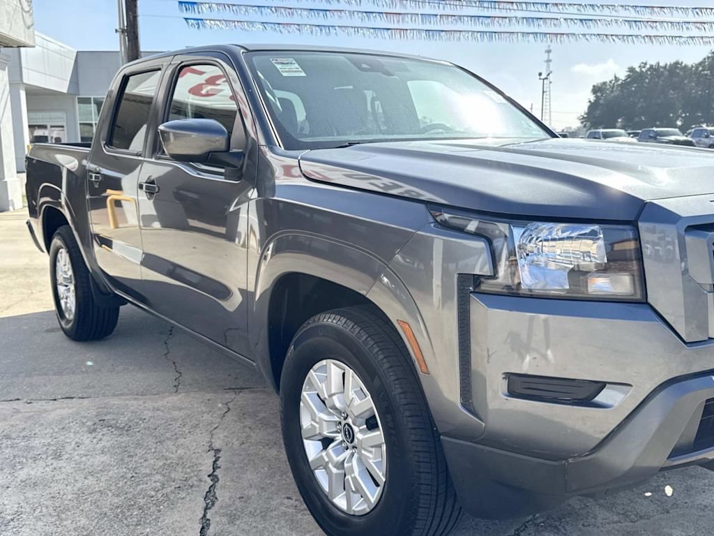 Used 2023 Nissan Frontier SV image 11