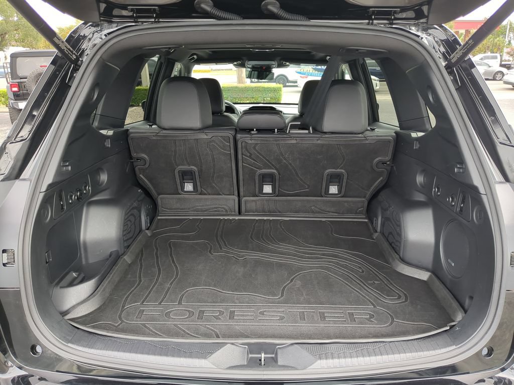 Certified 2025 Subaru Forester Touring AWD/4WD image 9
