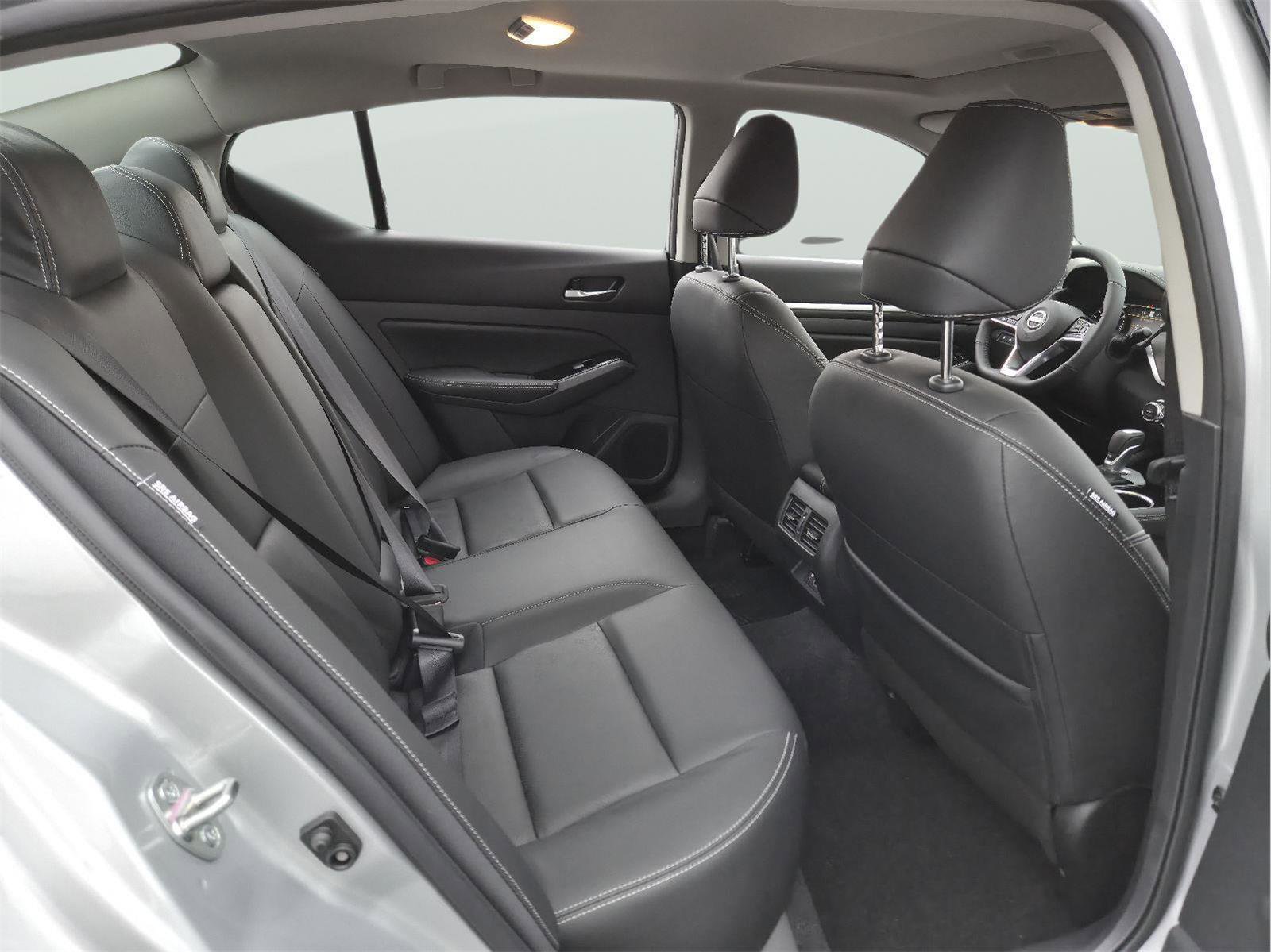 New 2025 Nissan Altima 2.5 SL image 17