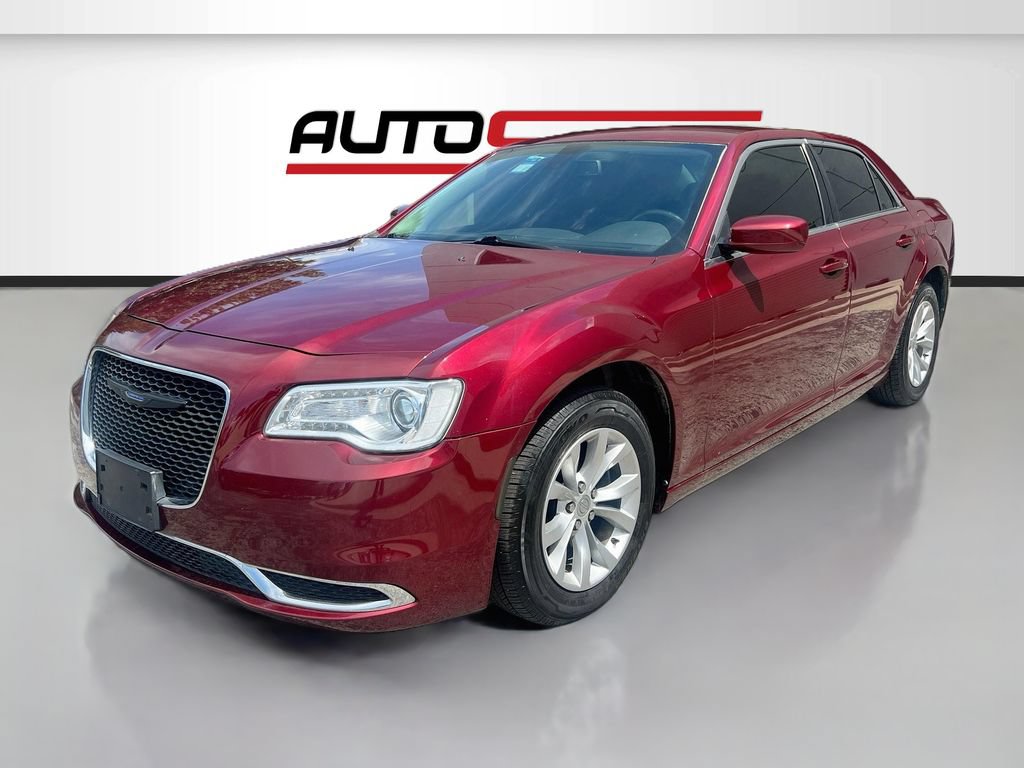 Used 2020 Chrysler 300 Touring RWD image 3