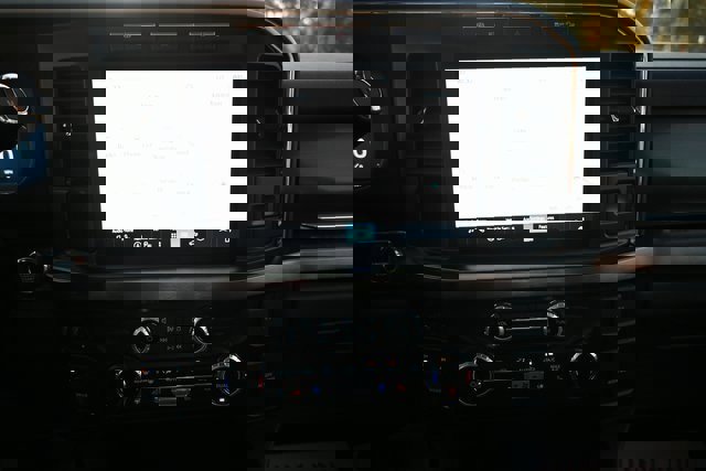 Used 2024 Ford F350 Lariat w/ Chrome Package image 33