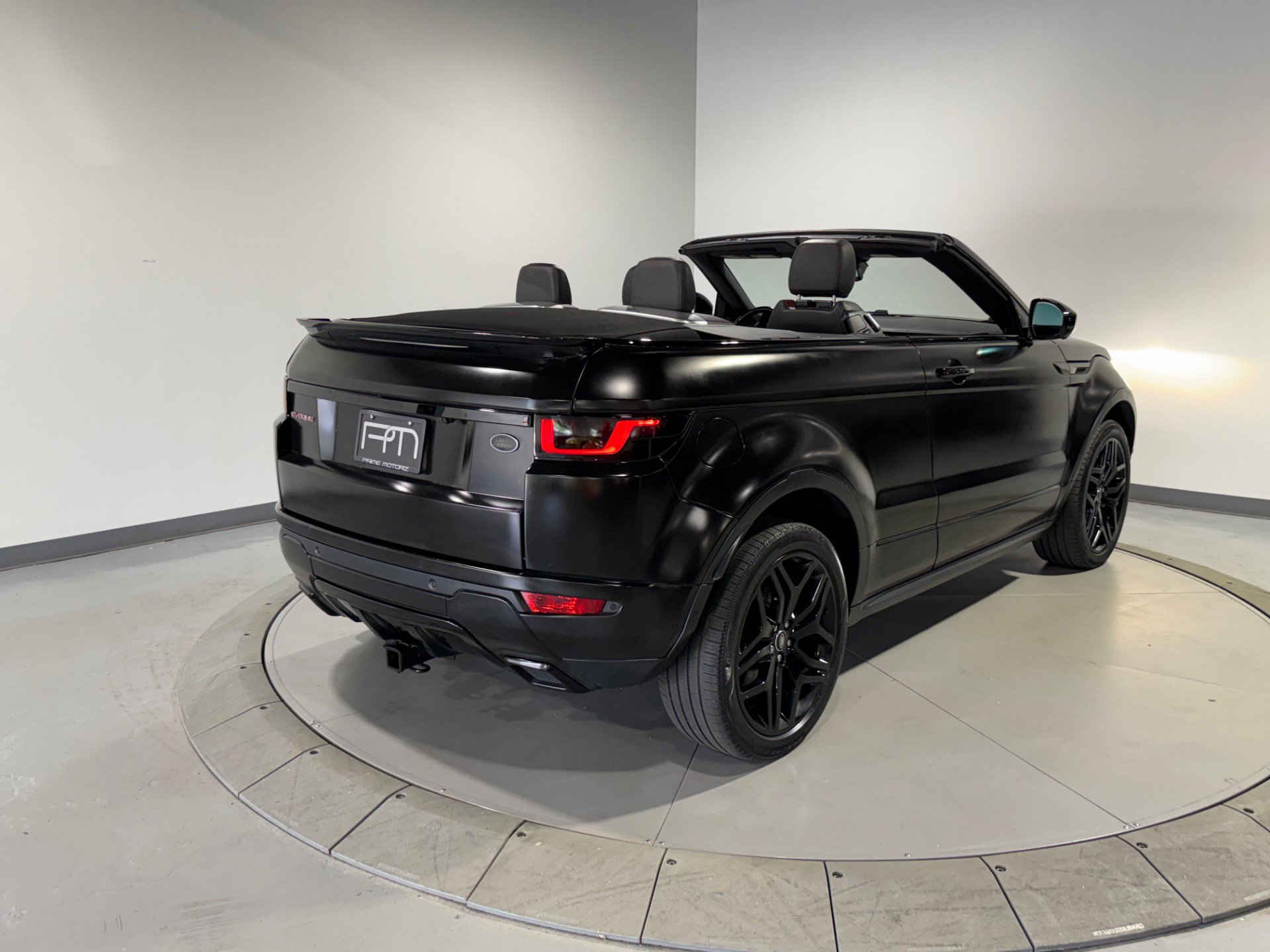 Used 2018 Land Rover Range Rover Evoque HSE Dynamic AWD/4WD image 12
