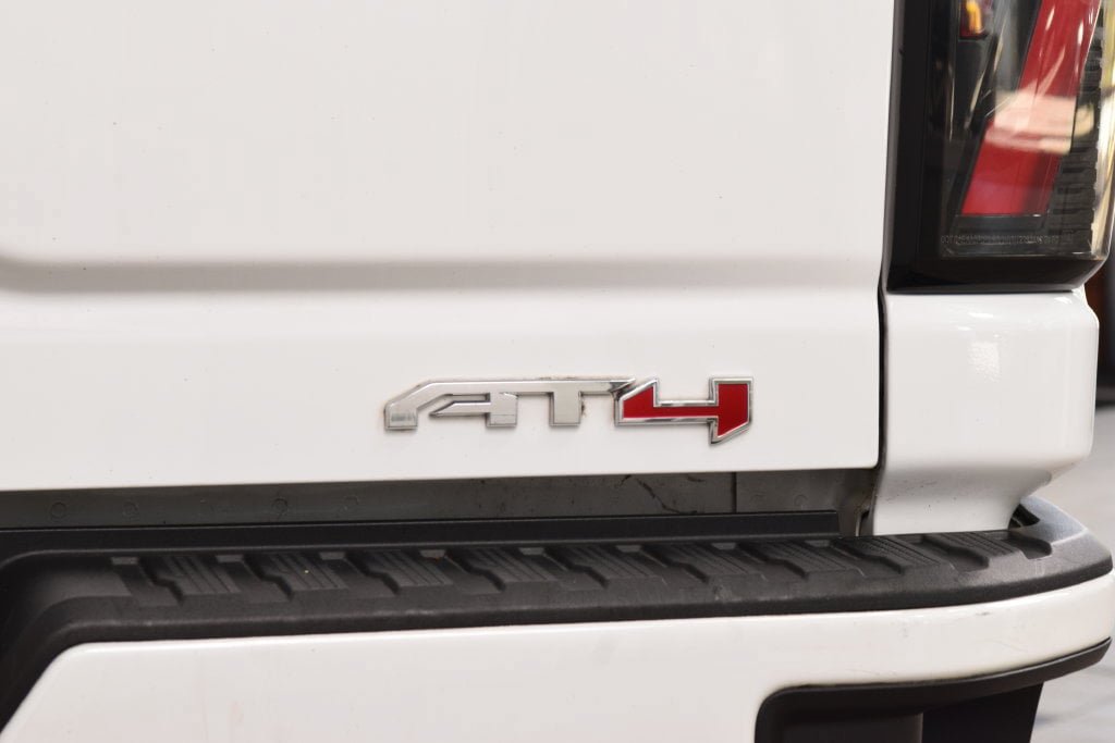 Used 2024 GMC Sierra 2500 AT4 w/ AT4 Premium Plus Package AWD/4WD image 26