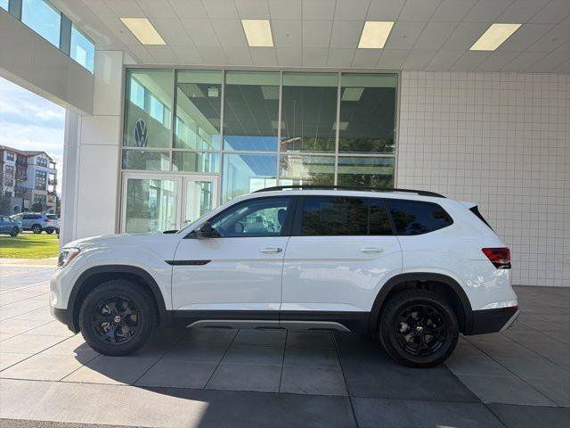 New 2024 Volkswagen Atlas Peak Edition SE AWD/4WD image 2