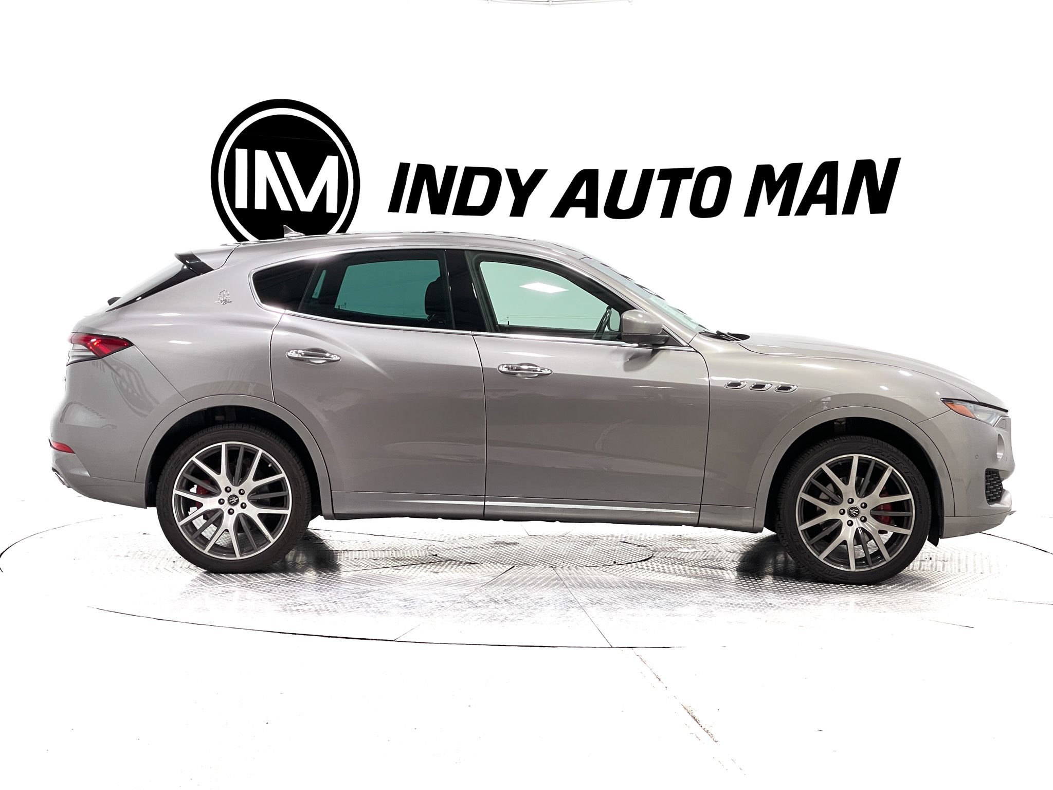 Used 2021 Maserati Levante AWD/4WD image 3