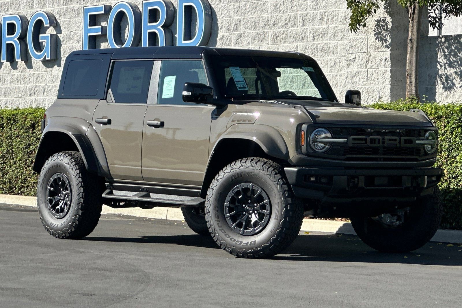 New 2025 Ford Bronco Raptor video 2
