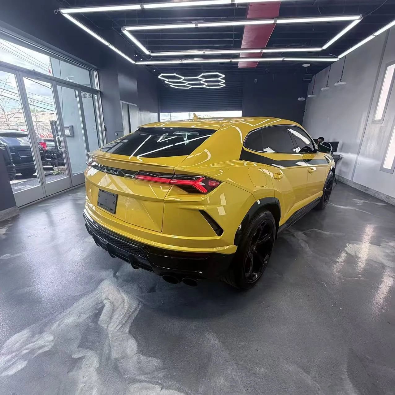 Used 2022 Lamborghini Urus image 6