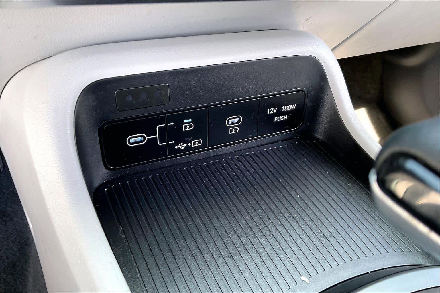 Used 2025 Hyundai Kona SEL FWD image 31