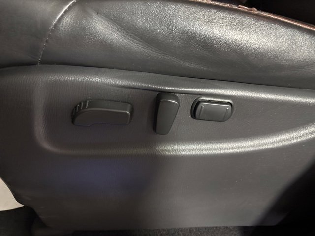 Used 2017 Nissan Armada Platinum w/ Interior Lighting Package image 18
