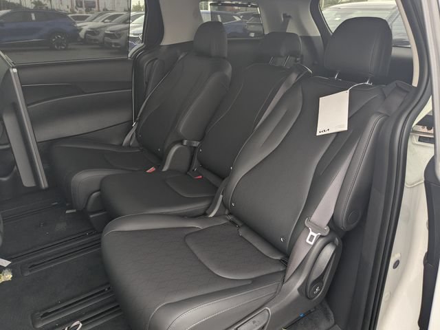 Certified 2025 Kia Carnival SX FWD image 12