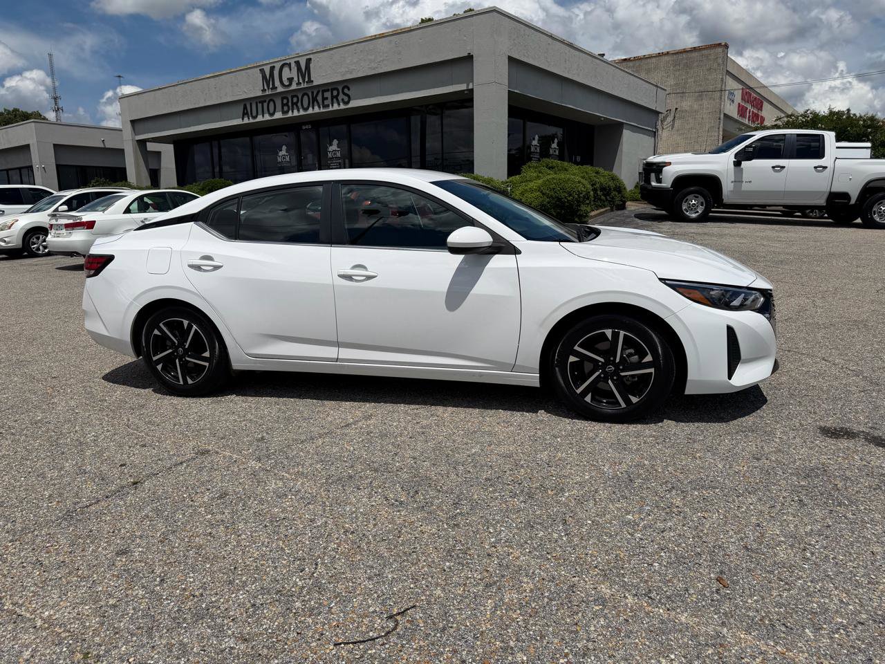 Used 2024 Nissan Sentra SV FWD image 25