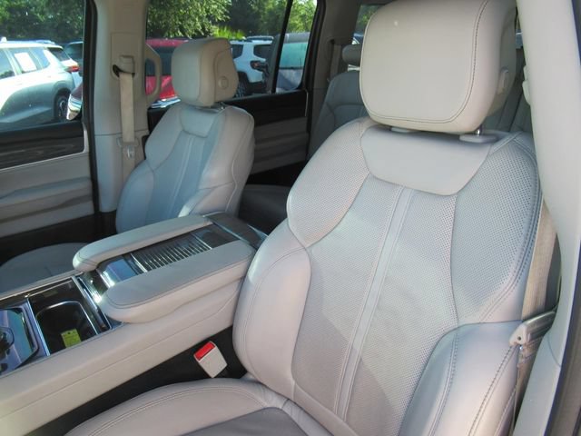Used 2022 Jeep Wagoneer Series II AWD/4WD image 17