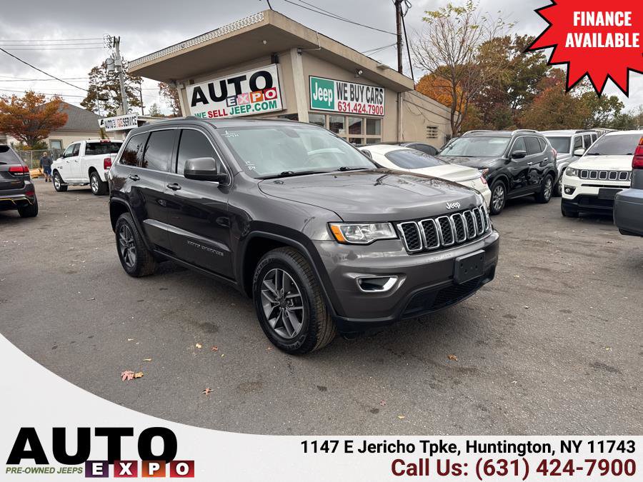 Used 2019 Jeep Grand Cherokee Laredo w/ Laredo X Package image 1