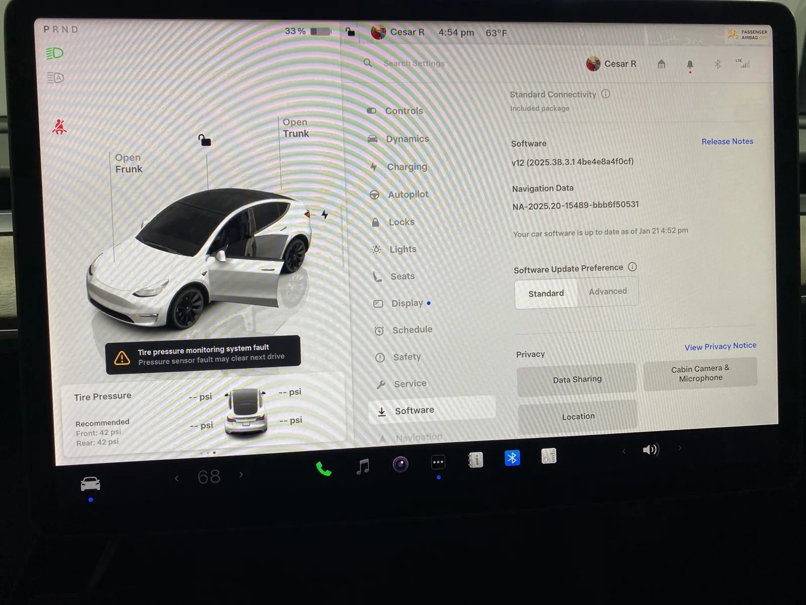 Used 2022 Tesla Model Y Long Range image 14