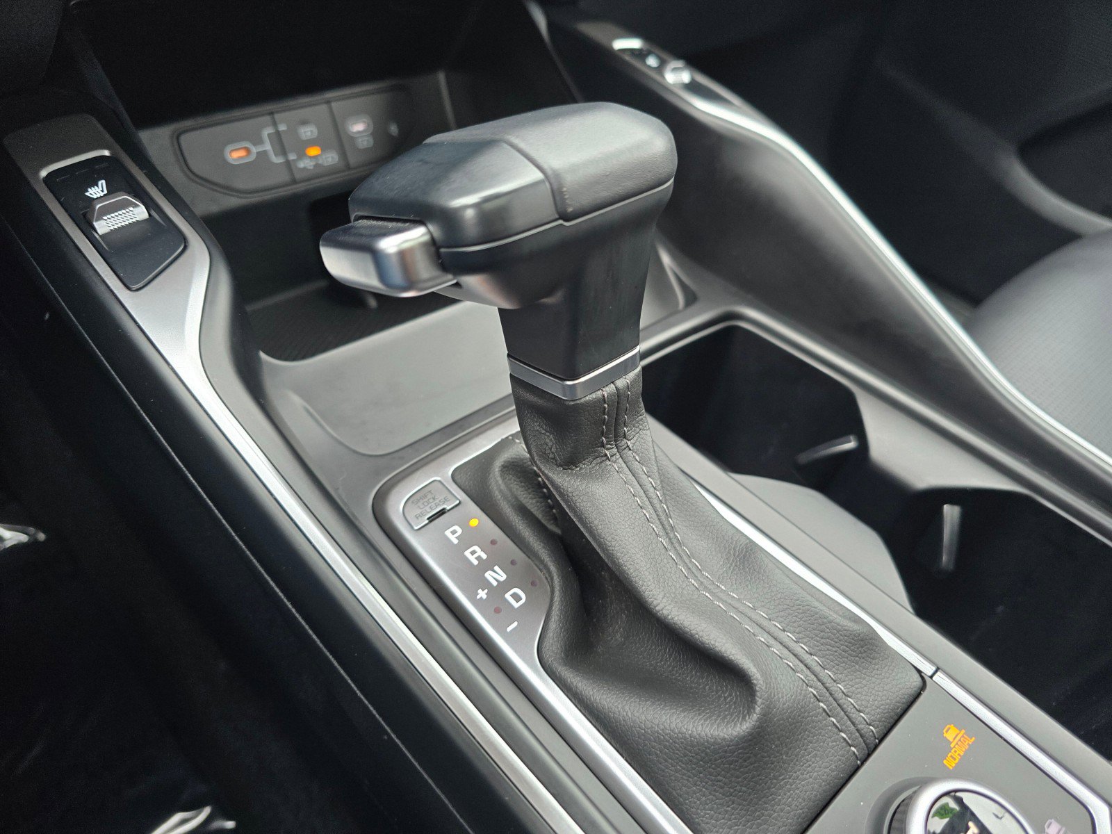 Used 2024 Kia Sorento S w/ Panoramic Sunroof Package image 30