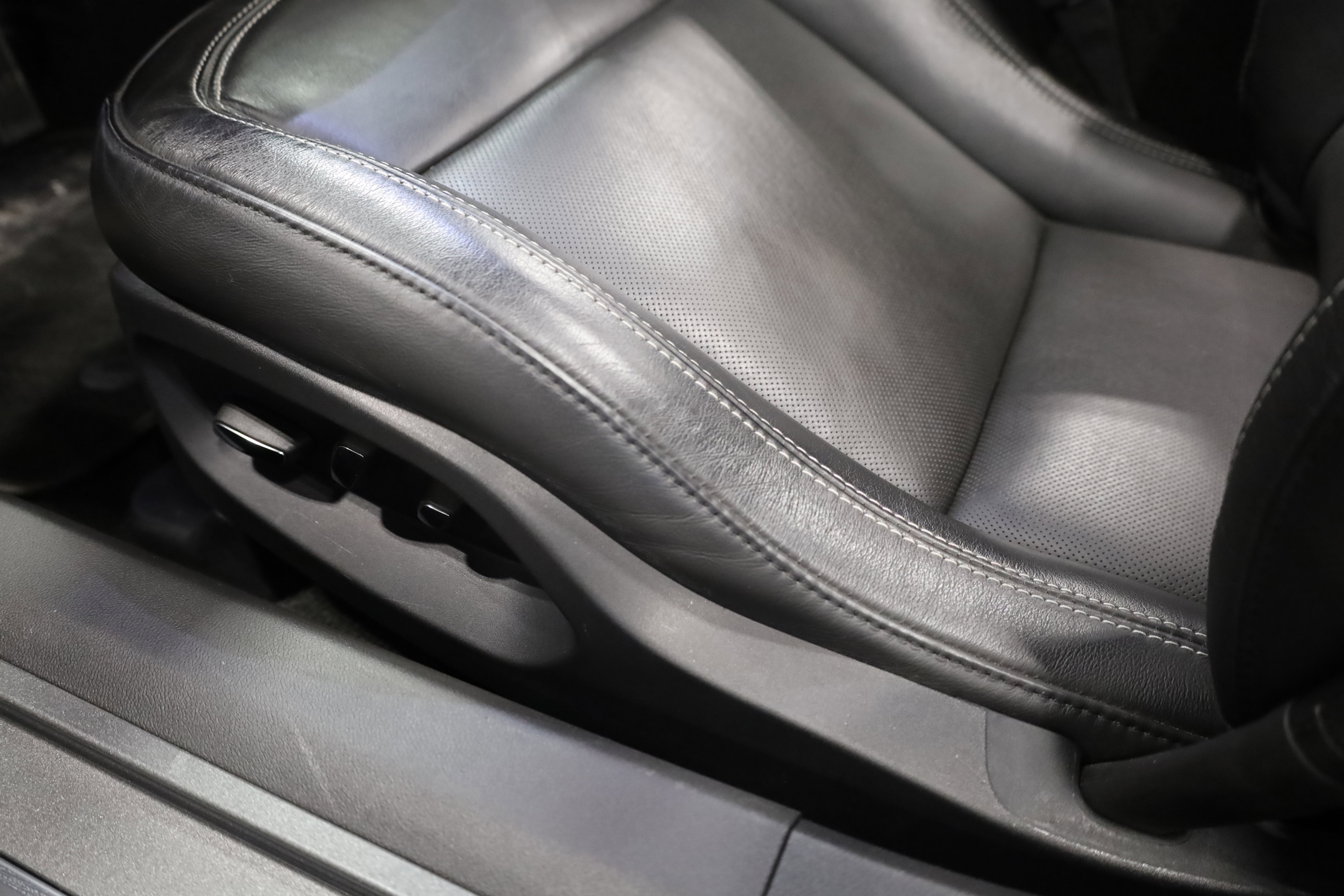 Used 2016 Chevrolet Corvette Z06 w/ 3LZ Preferred Equipment Group image 18