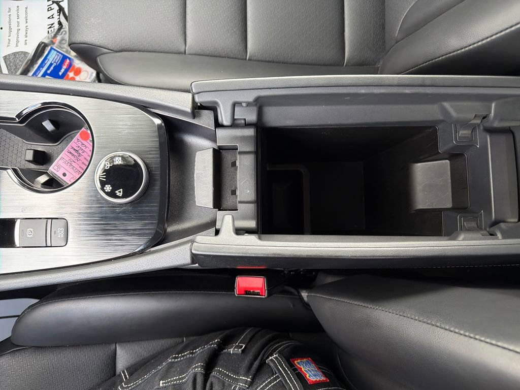 Used 2024 Nissan Rogue SV w/ SV Premium Package image 28