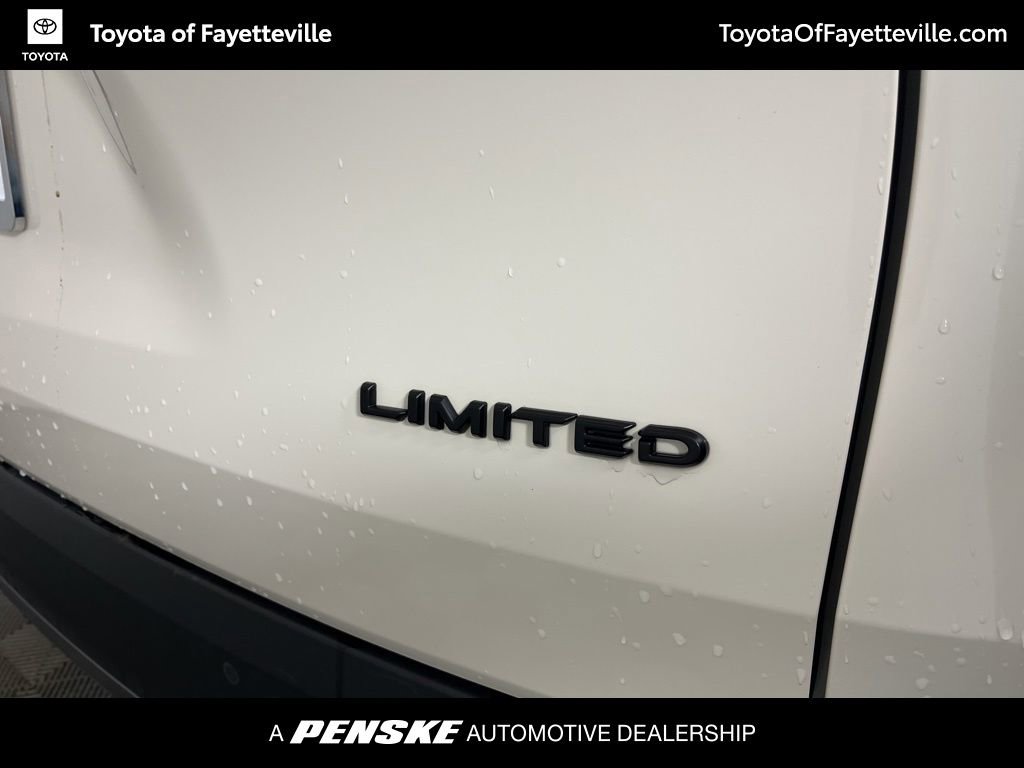 Used 2024 Toyota Grand Highlander Limited image 19