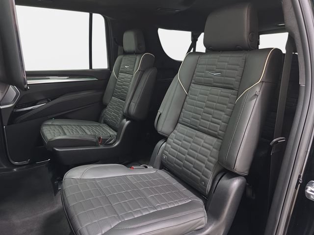 Used 2026 Cadillac Escalade ESV V w/ LPO, ONYX Package AWD/4WD image 13