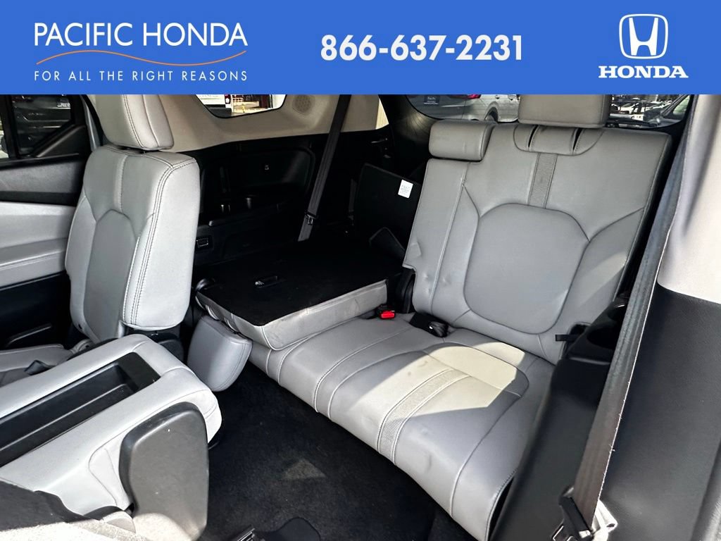 Used 2023 Honda Pilot Touring image 19