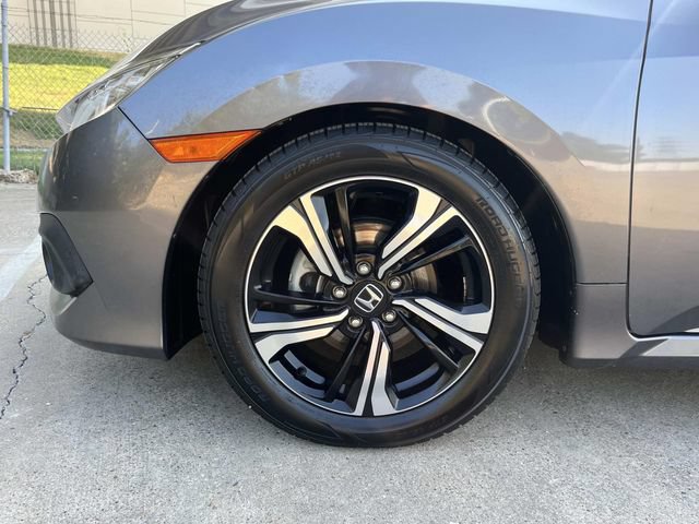 Used 2018 Honda Civic Touring image 6