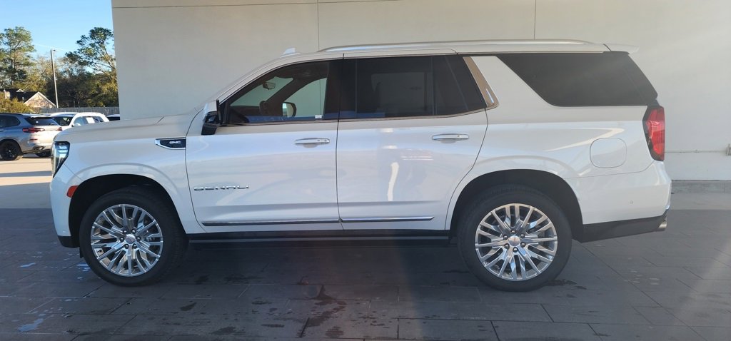 Used 2023 GMC Yukon Denali w/ Denali Reserve Package image 9