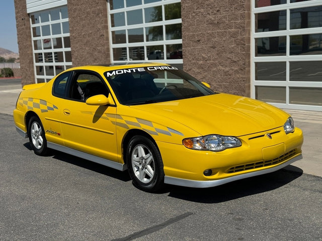 Used 2002 Chevrolet Monte Carlo SS w/ Pace Car Replica Pkg FWD image 2