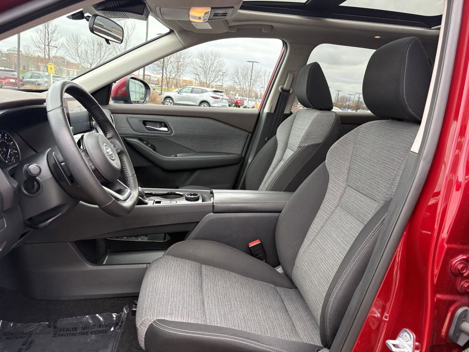Used 2021 Nissan Rogue SV image 17