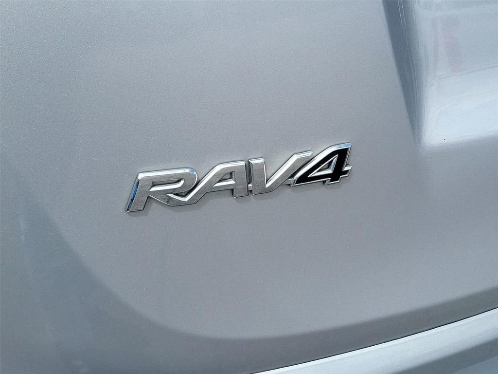 Used 2016 Toyota RAV4 LE image 20