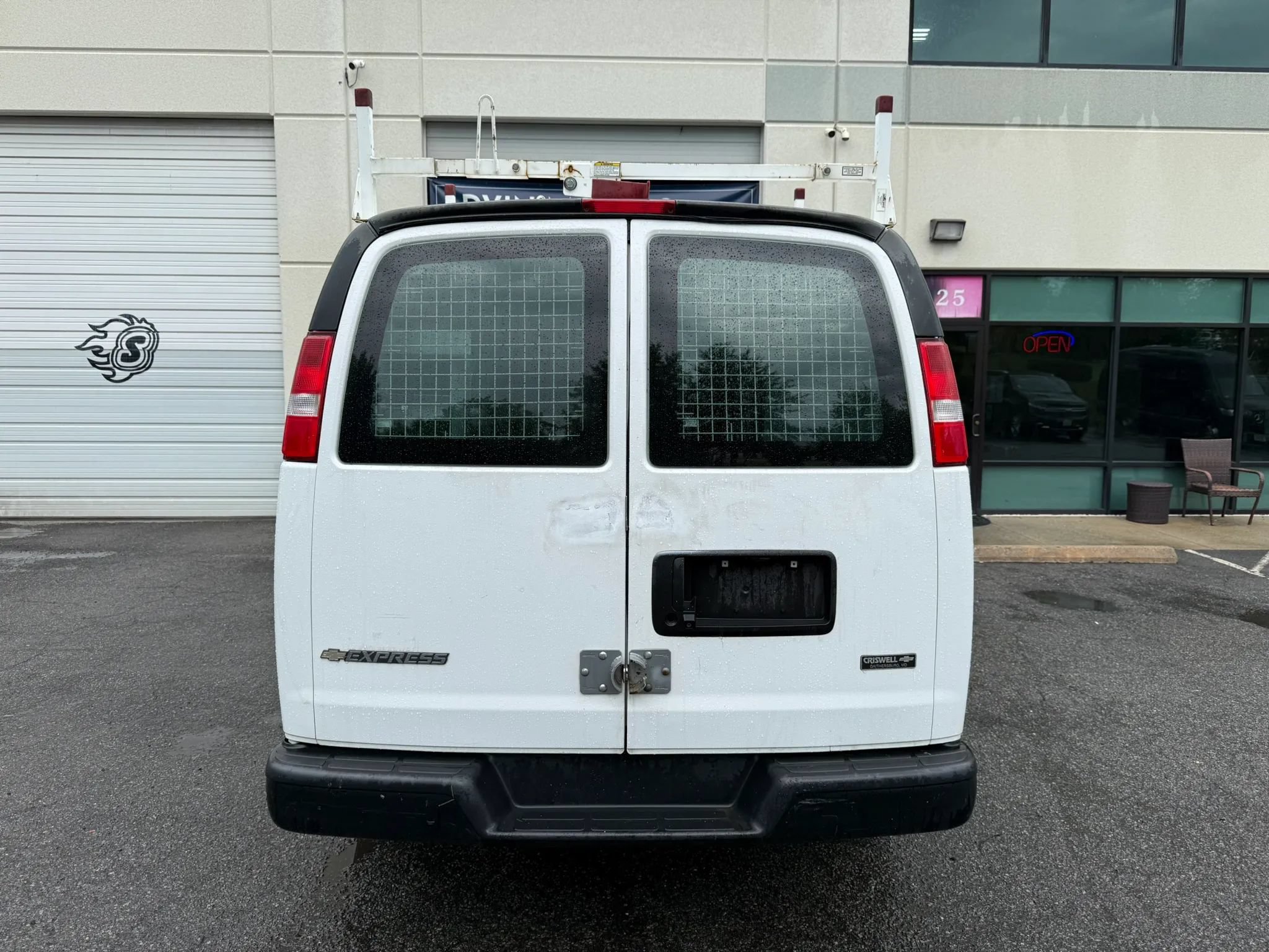 Used 2021 Chevrolet Express 2500 w/ Driver Convenience Package RWD image 13